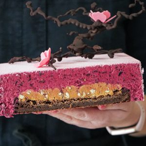 Tortų rinkinys su juodaisiais serbentais