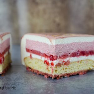 Mousse cake "Strawberries&Cream"